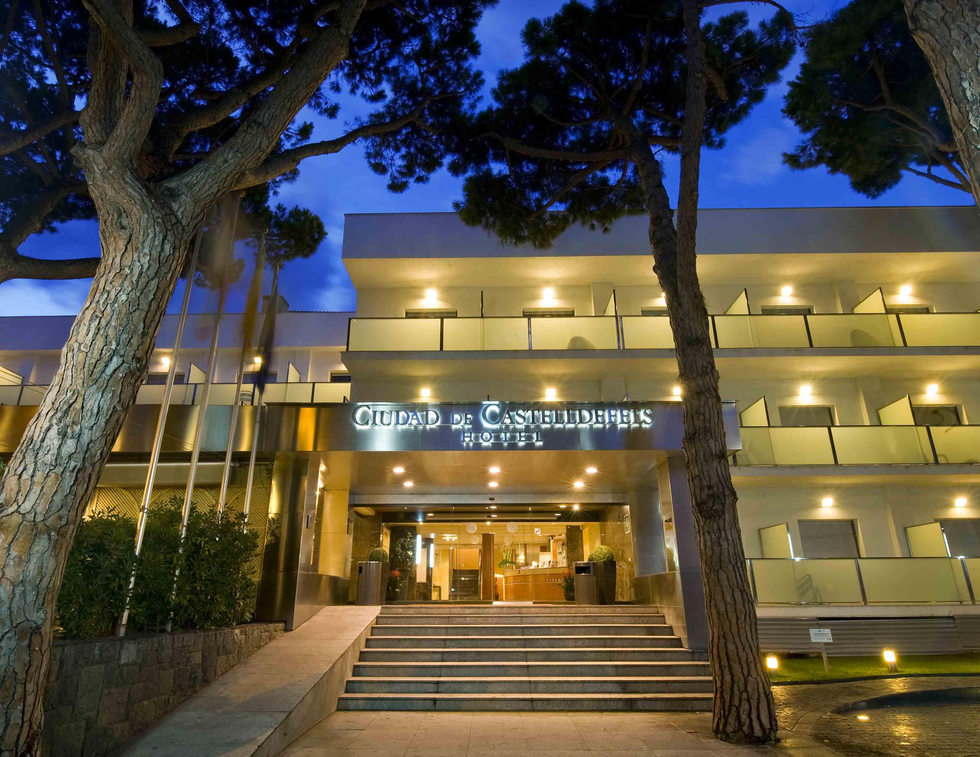 Ciudad De Castelldefels Hotel Exterior photo